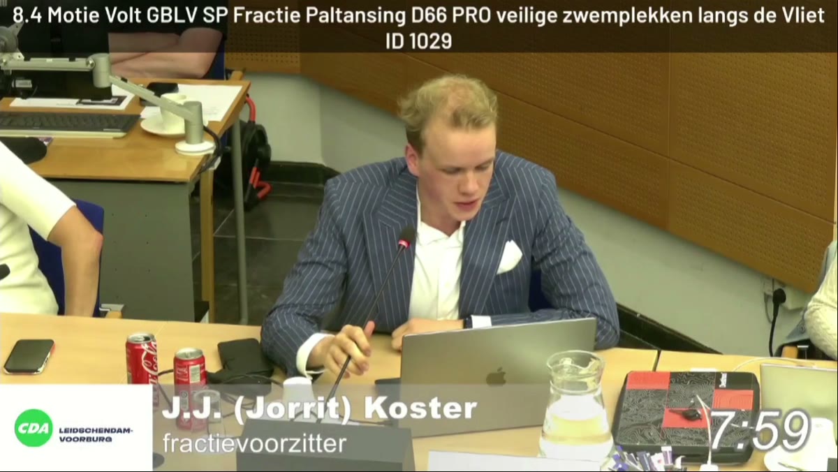 Beeld uit de opname van de raadsvergadering van Leidschendam-Voorburg