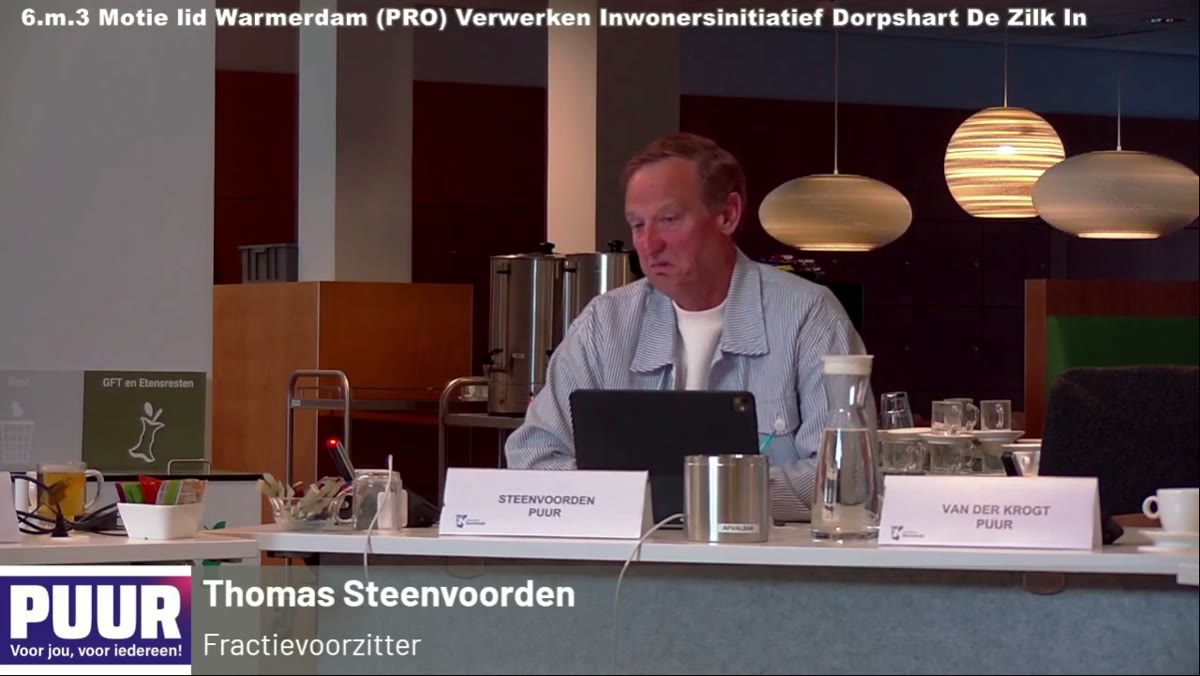 Beeld uit de opname van de gemeenteraadsvergadering van Noordwijk