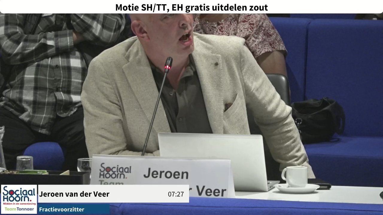 Beeld uit de opname van de gemeenteraad van Hoorn