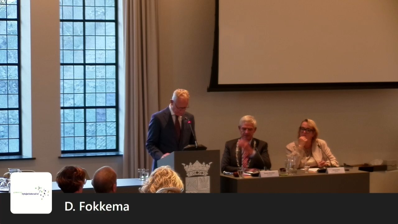 Beeld uit de opname van de raad it beslut - collegeakkoord, benoeming wethouders en toelating raadsleden van Tytsjerksteradiel
