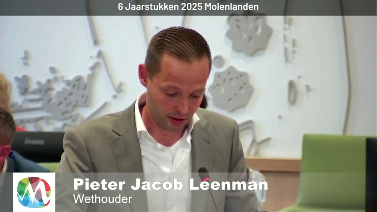 Beeld uit de opname van de raadsvergadering van Molenlanden