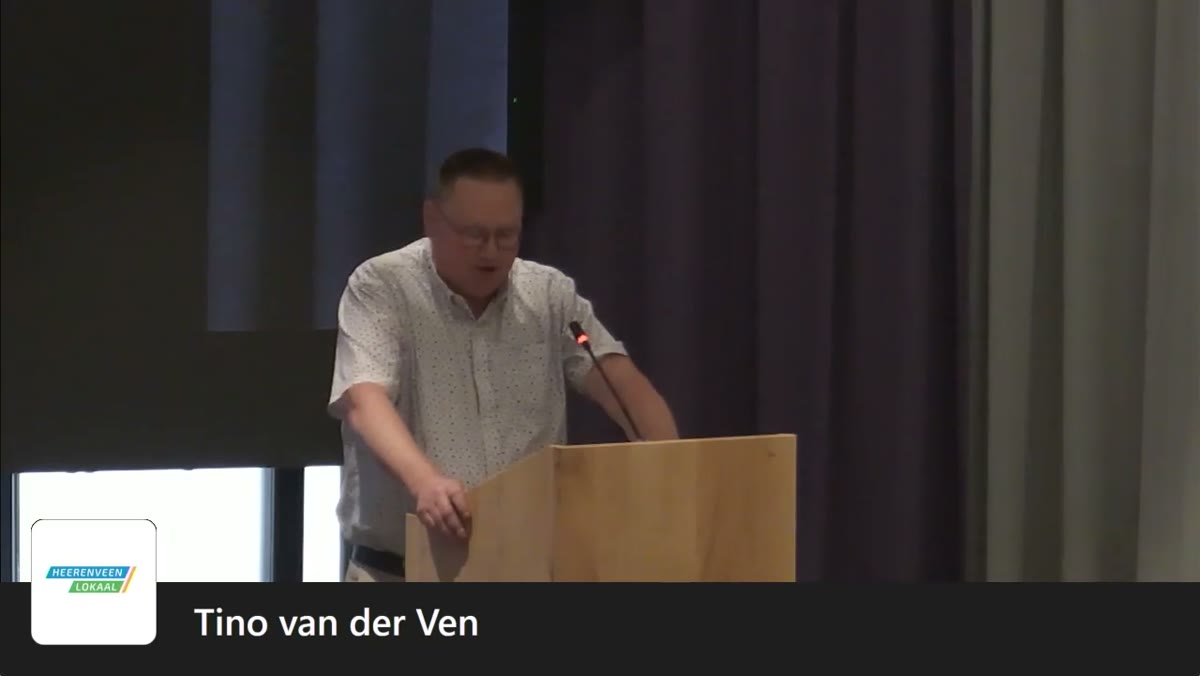 Beeld uit de opname van de raadsvergadering van Heerenveen