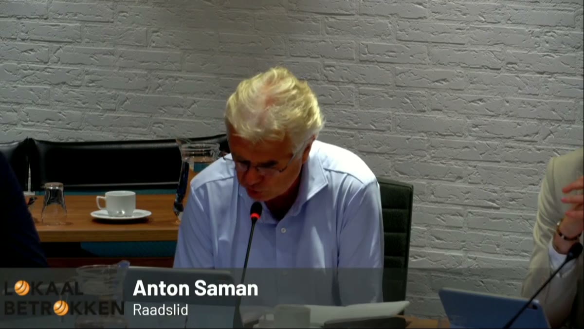 Beeld uit de opname van de raadsvergadering van Stadskanaal