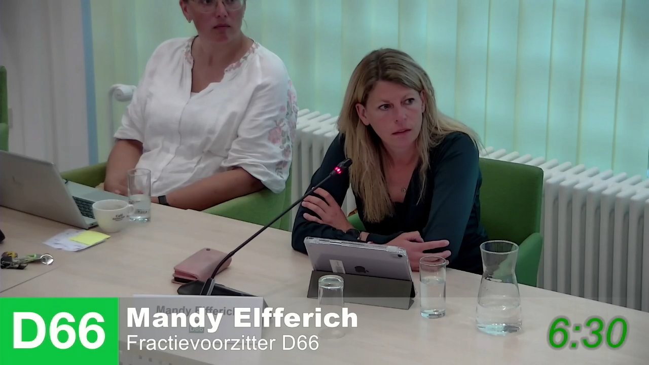 Beeld uit de opname van de raadsvergadering - berap i van Landsmeer