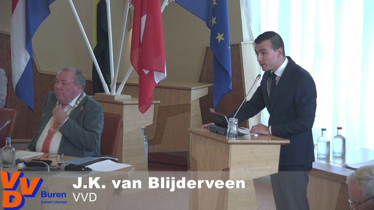 Beeld uit de opname van de besluitvormende raad - kadernota 2027 van Buren