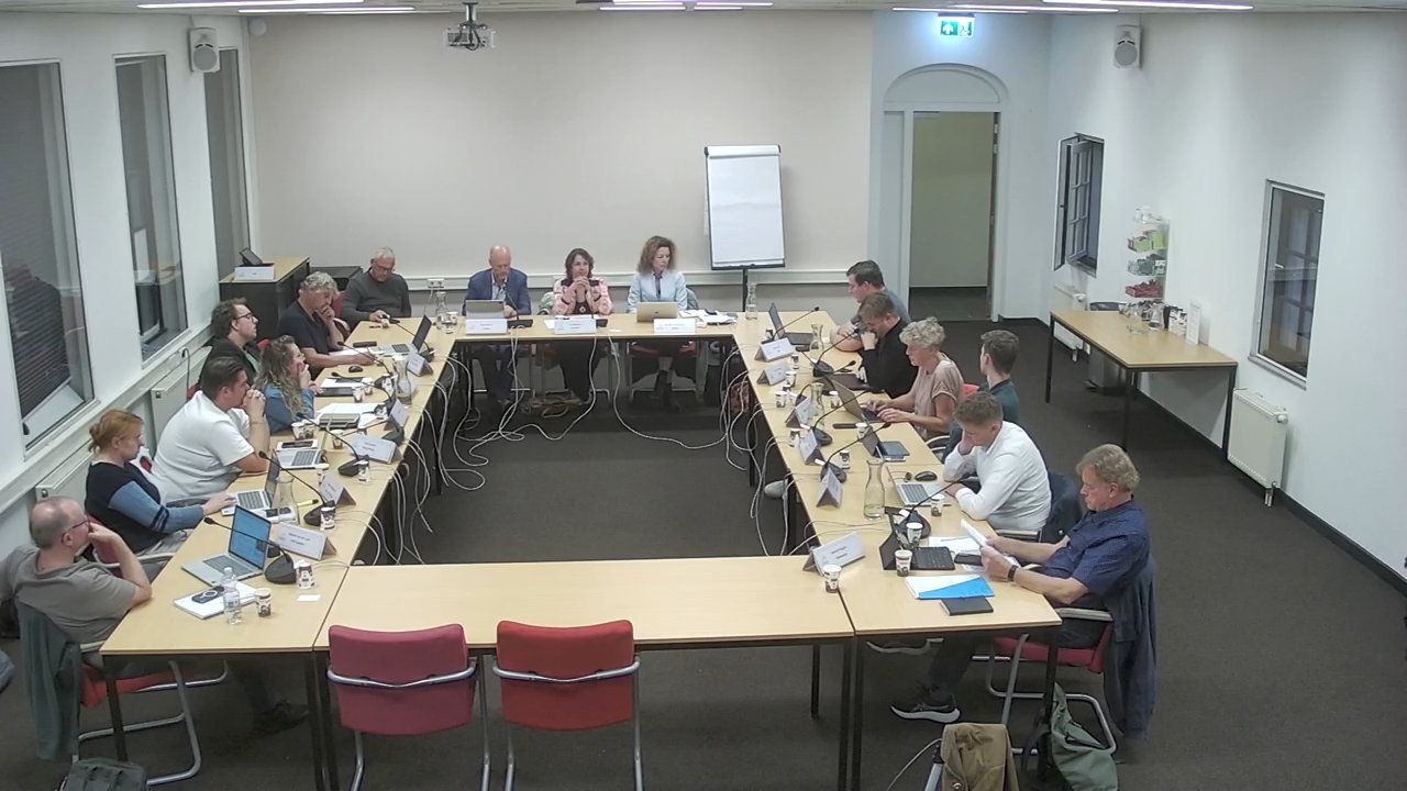 Beeld uit de opname van de ruimte - oordeelsvormend (w) - 1. vaste agendapunten 2. gebiedsontwikkeling de hoven noord; 3. vaststelling beleidskader "koersdocument voor een vitaal en toekomstbestendig landelijk gebied" van Zutphen
