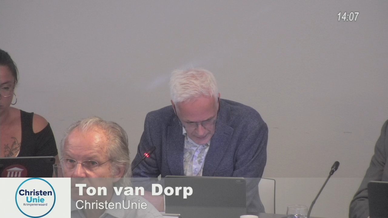Beeld uit de opname van de raadsvergadering - jaarcijfers 2025 / kadernota 2027 van Krimpenerwaard