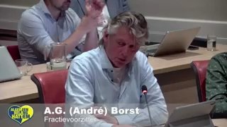 Beeld uit de opname van de raadsvergadering van Hattem