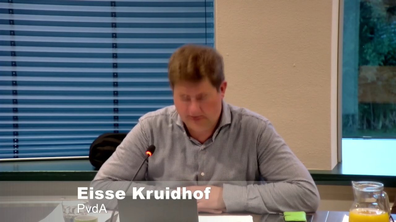 Beeld uit de opname van de ab vergadering - reguliere ab-vergadering van Waterschap Noorderzijlvest