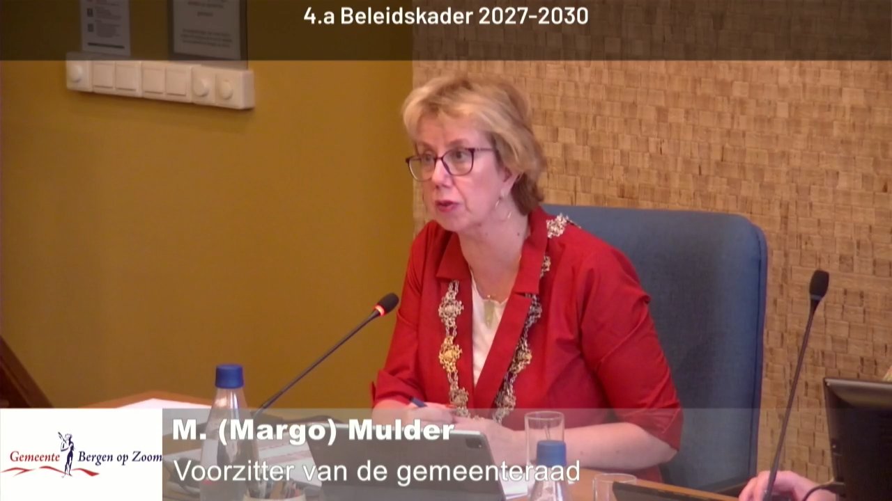 Beeld uit de opname van de raadsvergadering van Bergen op Zoom