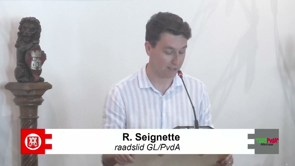 Beeld uit de opname van de gemeenteraad - behandeling jaarrekening, 1e bestuursrapportage en kaderbrief van Alkmaar