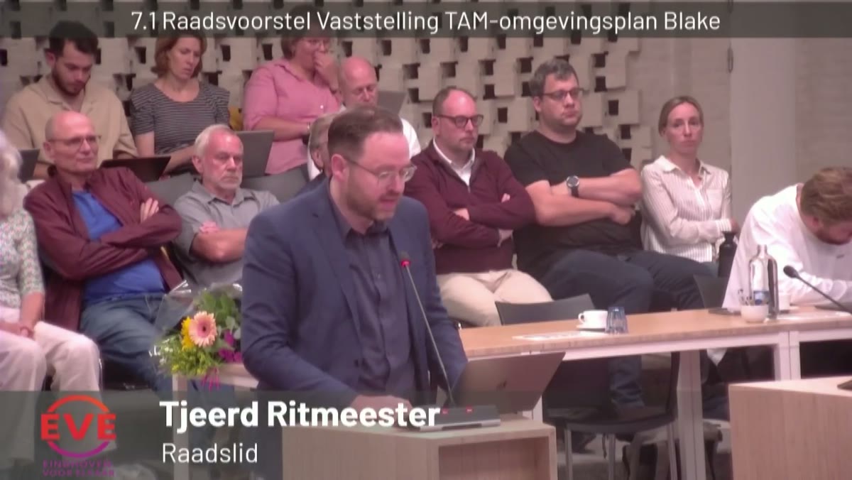 Beeld uit de opname van de raadsvergadering van Eindhoven