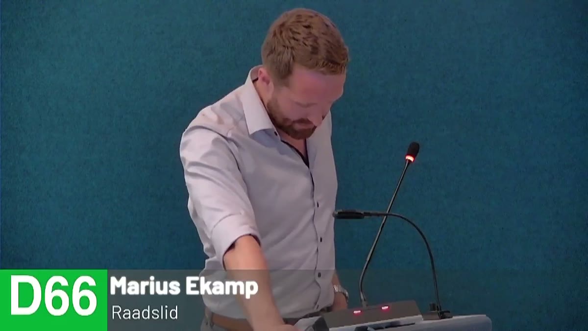 Beeld uit de opname van de raadsvergadering van Best