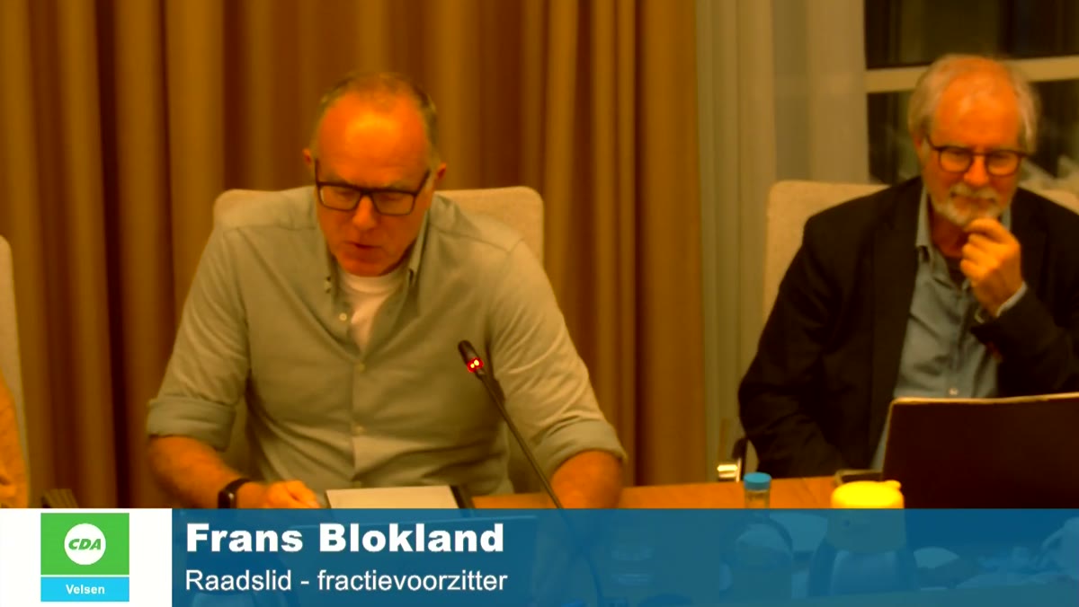Beeld uit de opname van de sessies rooswijkzaal van Velsen