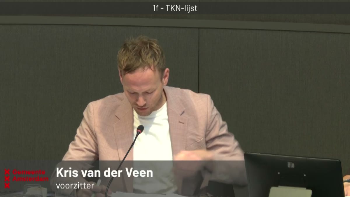 Beeld uit de opname van de tijdelijke algemene raadscommissie van Amsterdam