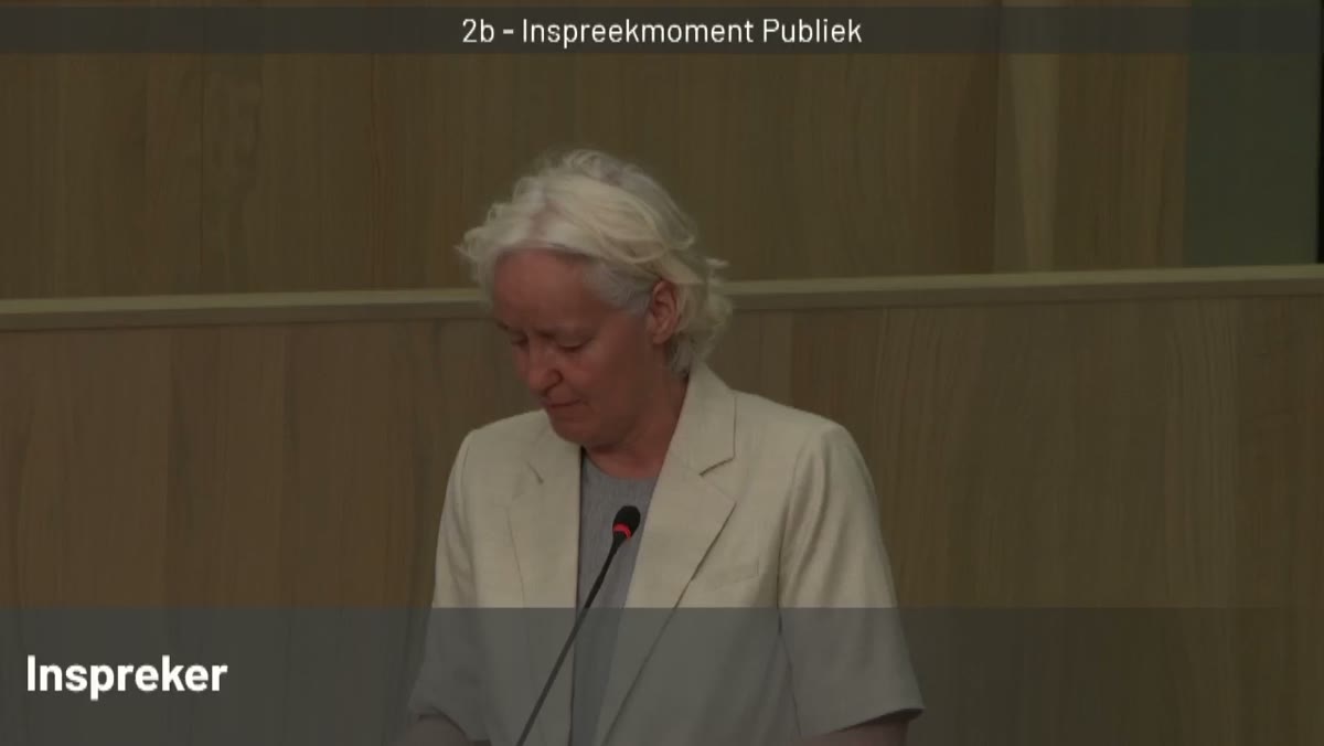 Beeld uit de opname van de brede tar commissie 4-maands en jaarverslag van Amsterdam
